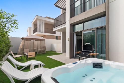 Dubai Villa | Beautiful 4BDR Villa with Jaccuzzi and BBQ Zone
