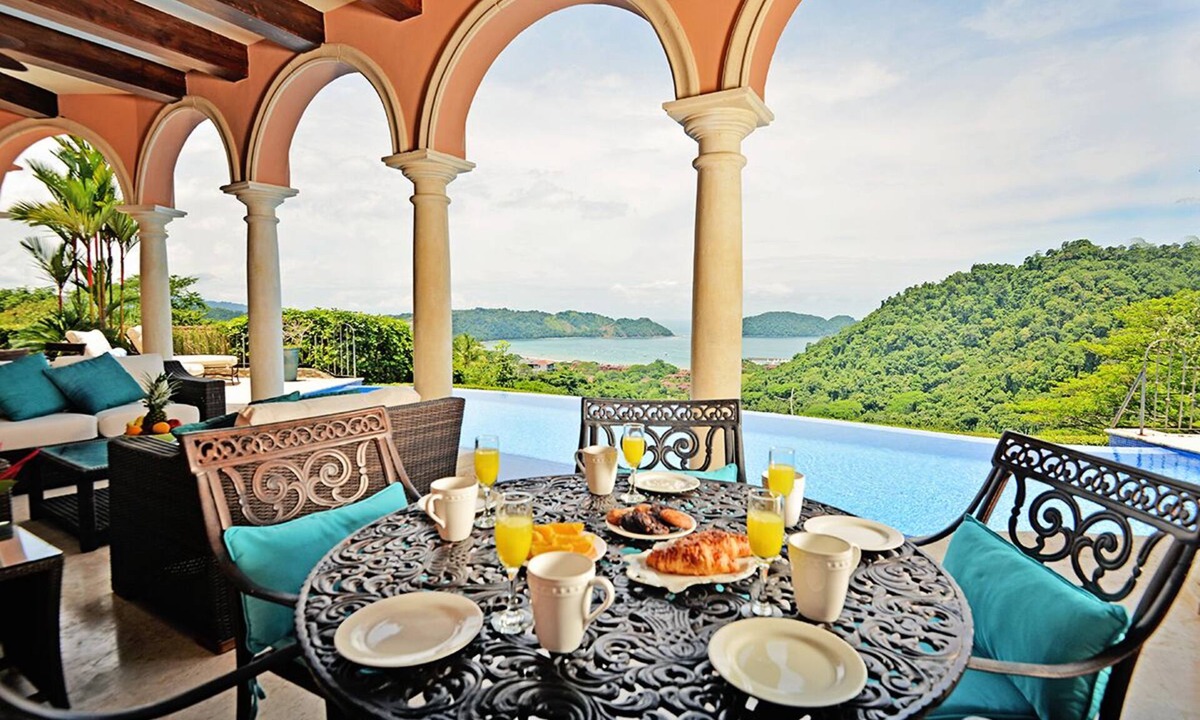 Jaco House | Beautiful Family Vacation Home with Incredible Sunsets, Near Top Amenities