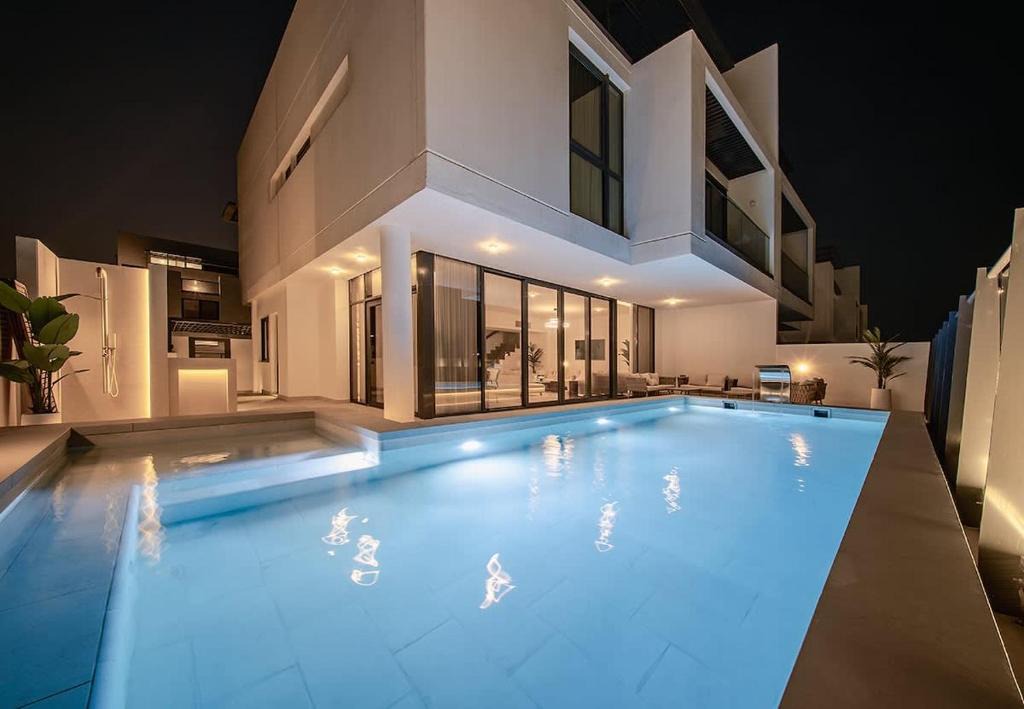 Dubai Villa | Blausee Beachfront Villa with Private Pool