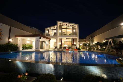Al Rama Ski Chalet | Blooms Villa