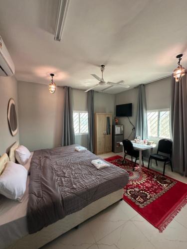 Al Hamra Bed & Breakfast | Blue star inn