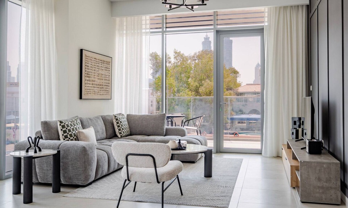 Al Wasl Apartment | Blueground | Al Wasl, pool, nr Dubai Canal