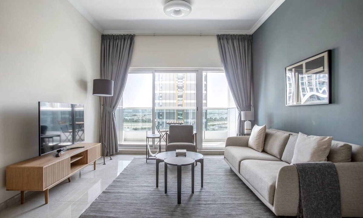 Business Bay Apartment | Blueground | Business Bay, pool, nr Dubai Canal