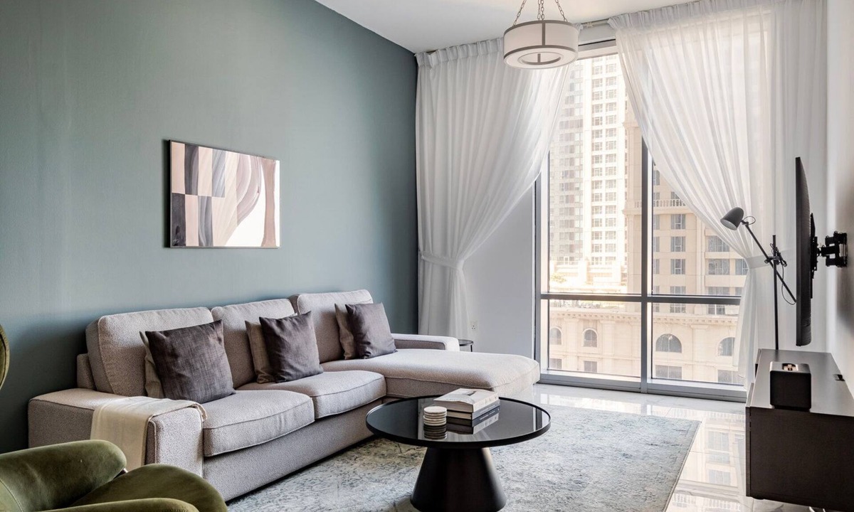 Business Bay Apartment | Blueground | Business Bay, pool, nr Canal