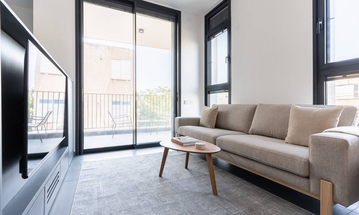 Old North Apartment | Blueground | New North, High End , Balcony (TLV-83)