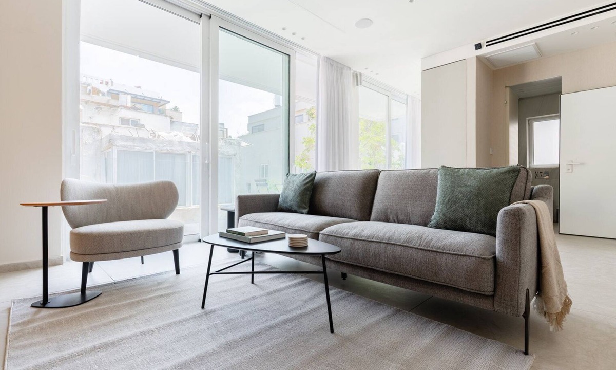 Old North Apartment | Blueground | Tel Aviv Port, High End , Balcony (TLV-73)