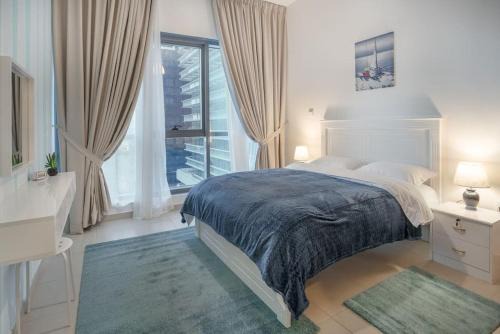 Abu Dhabi Apartment | BOOK ME! 2 BR Beach Front (City View)