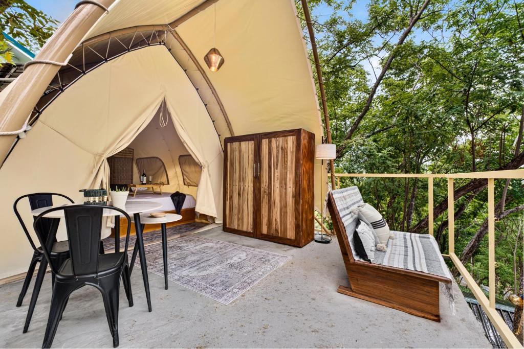 La Cruz Other | Boutique Safari #2