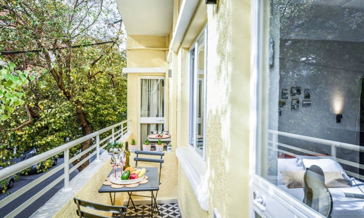 Florentin Apartment | Brand New Bauhaus Living with Balcony and a Roof Top 13