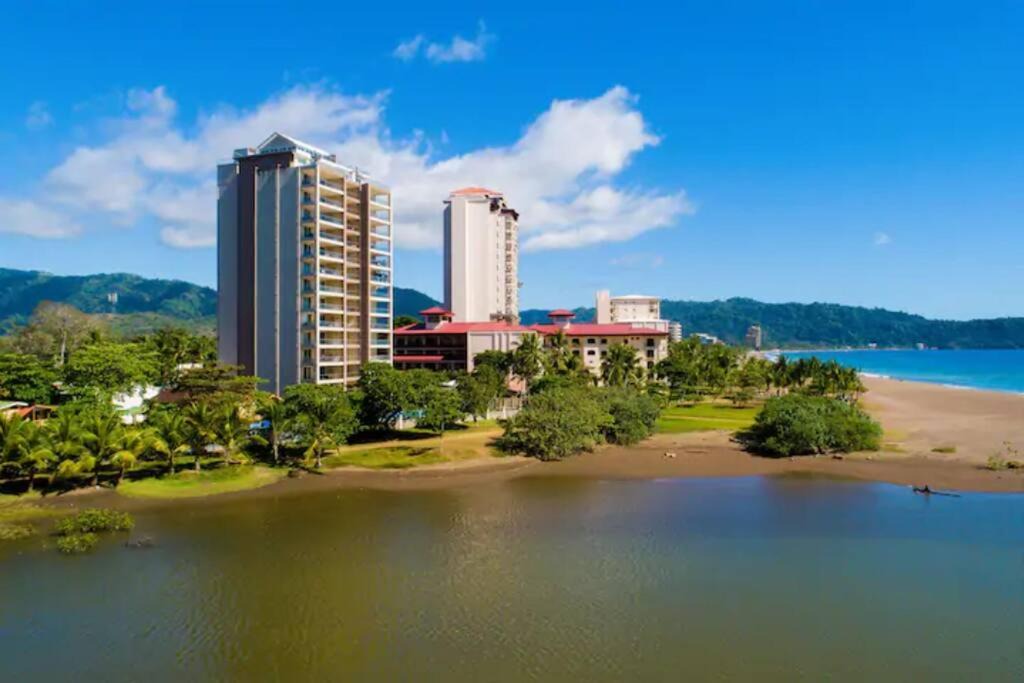 Barrio Los Faroles Apartment | BreakWater Point Condo. Ocean Front.