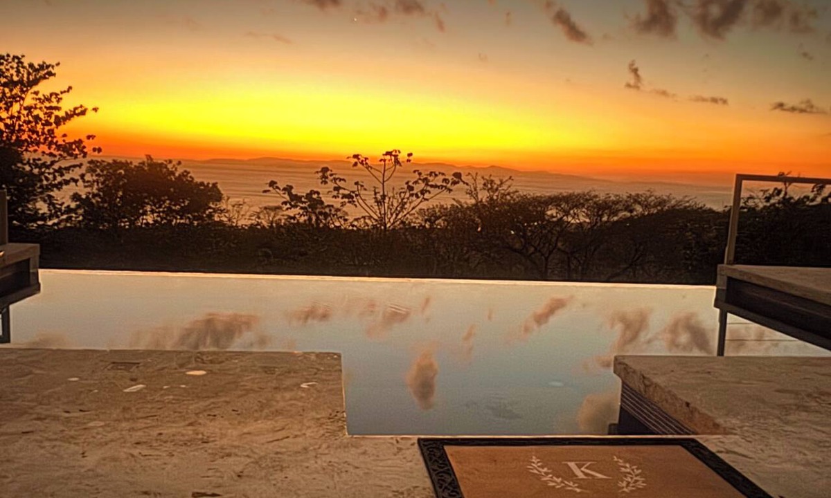 Camaronal House | Breathtaking Ocean Villa 4 BR/BA Infinity Pool Ocean & Forest View near Jaco