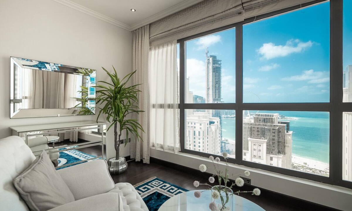 Jumeirah Beach Residence Apartment | Breathtaking Views from this Apt for 7 by the Sea