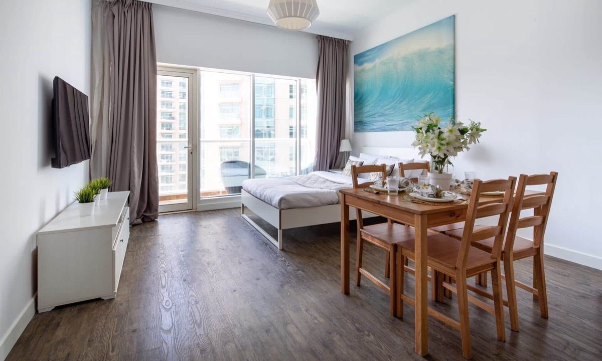 Downtown Dubai Apartment | Bright and Beautiful Studio Apt in Downtown Dubai