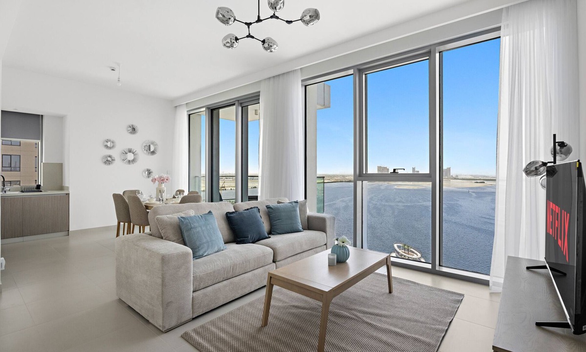 Dubai Apartment | Bright and Elegant 2 BD with Creek Views