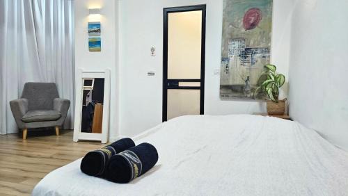 Tel Aviv Apartment | Bright Studio in Shapira