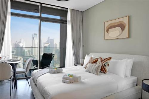 Downtown Dubai Apartment | Burj Khalifa View Studio - Pool, Gym & Parking