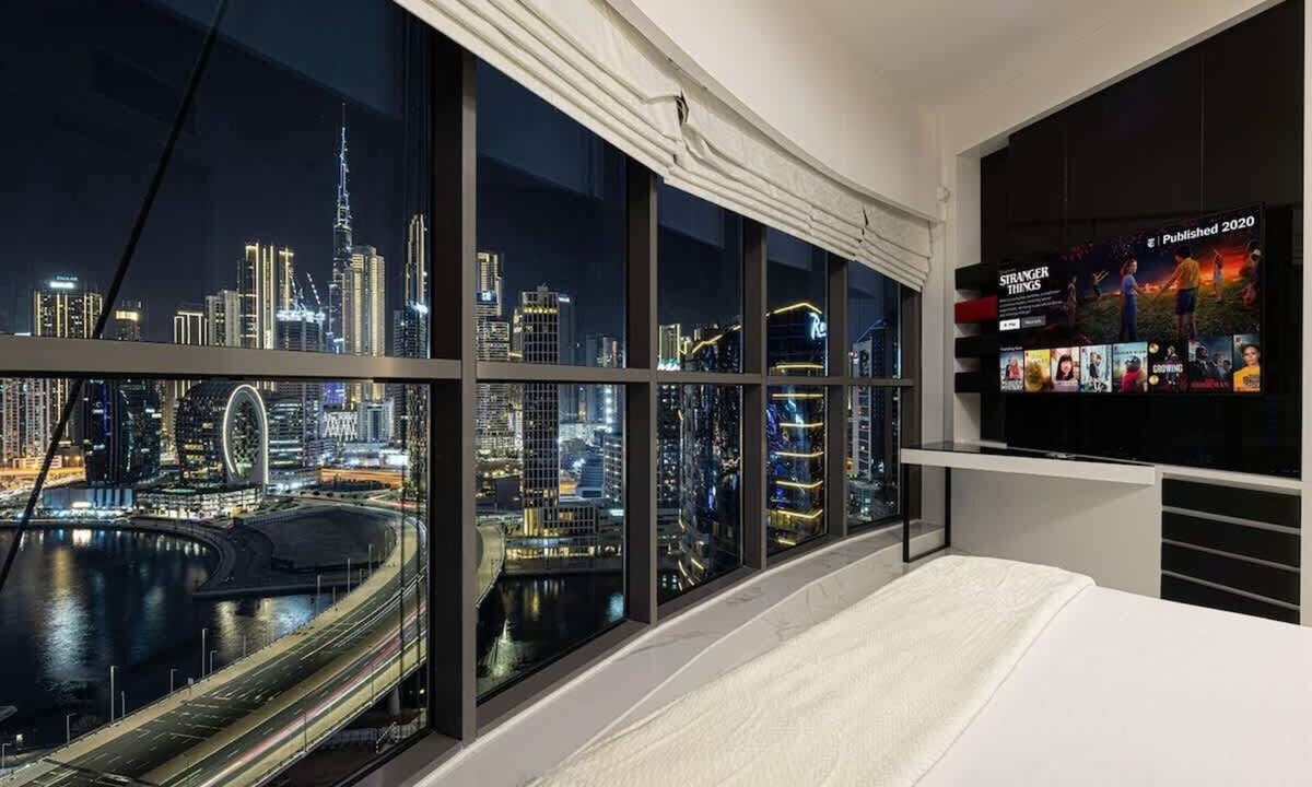 Business Bay Apartment | Canal Vista, Luxury 2BR in Business Bay