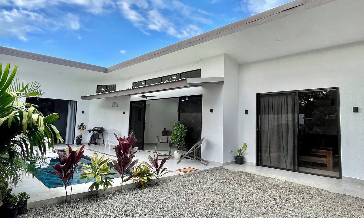 Puerto Viejo de Talamanca House | Casa Solaz-Up to 7 people, parking and private pool-Playa Negra, Puerto Viejo