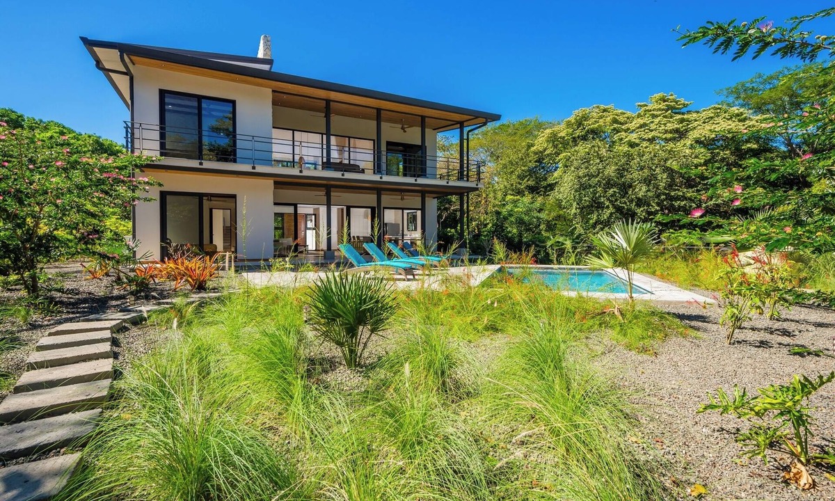 Los Pargos House | CASA DESTINO modern luxuyr wtih pool - walking distance to beach