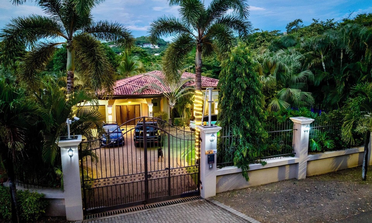 Playa Hermosa House | Casa Jardínes Playa Hermosa Guanacaste