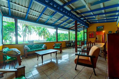 Puntarenas House | Casa Rector - Beach House Rental