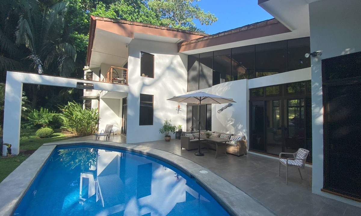 Esterillos House | Casa Selva Verde - Beautiful Private Pool House.