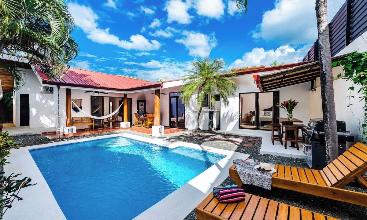 Playa Langosta Apartment | Casa Tropical☙Remodeled Beach Oasis Perfect for resting and relaxing ❧