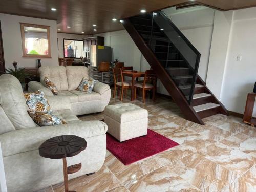 Turrialba House | Casa Tucán Turrialba