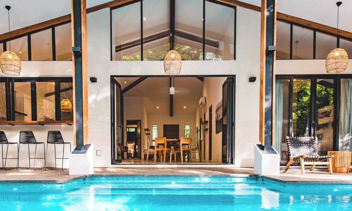 Playa Guiones House | Casa VNV: Walking distance to the beach, supermarkets and restaurants.