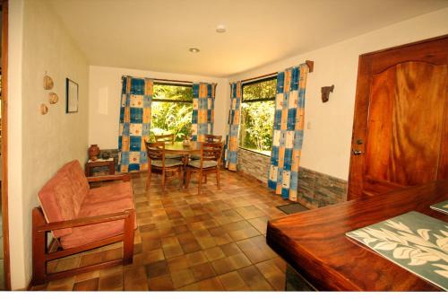 Tierras Morenas House | Casita Amapola