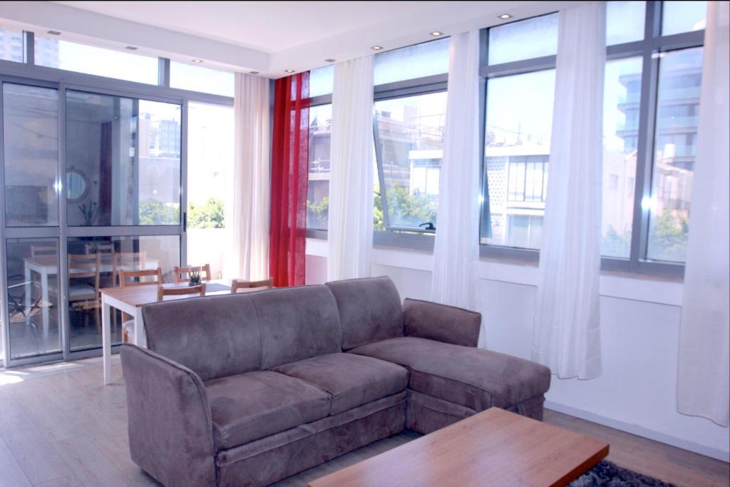 Tel Aviv Apartment | Central apartment with Shelter room -1 bedroom & living room and balcony