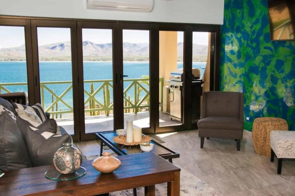 Playa Flamingo House | Central located in Flamingo, Condo with gorgeous views - Flamingo Marina Resort