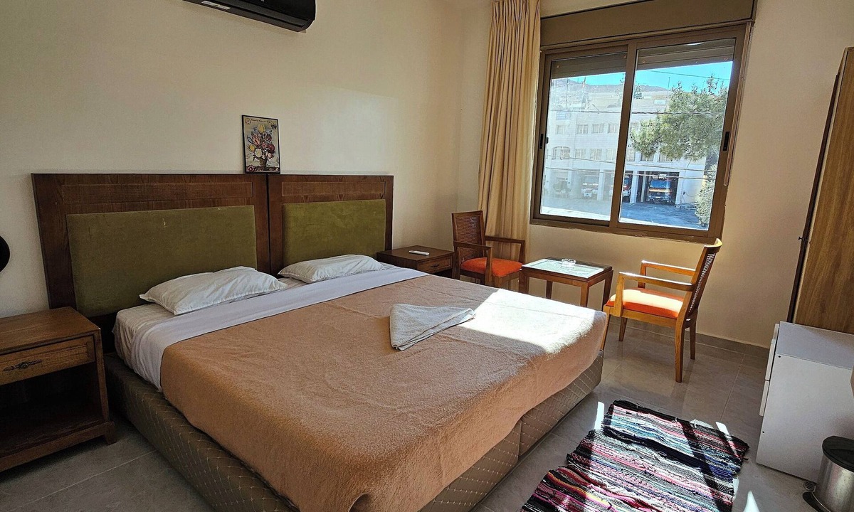 Wadi Musa Bed & Breakfast | Charming 5-bedroom bed & breakfast with WiFi, AC in fabulous Wadi Musa, Petra