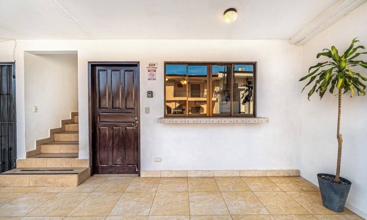Coco Apartment | Charming, accessible apartment with high-speed Wi-Fi, Netflix & outdoor pool