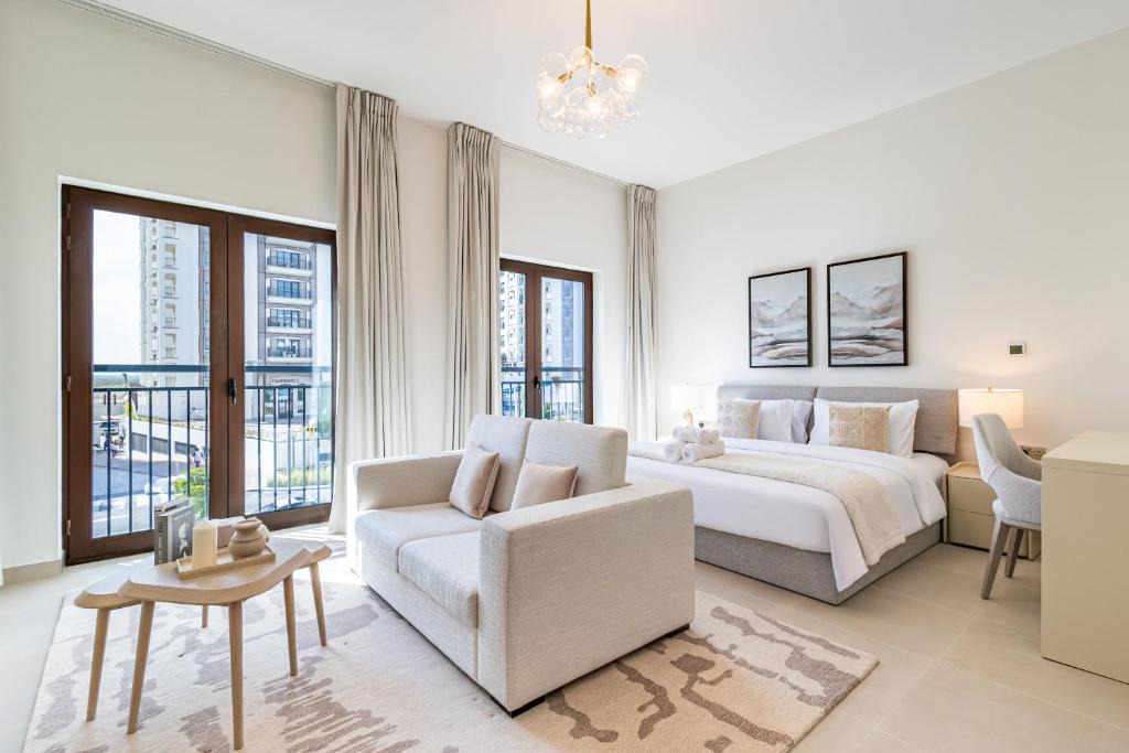 Abu Dhabi Apartment | Charming Studio next 5 min walk to Formula 1, Golf Course, and Yas Water World