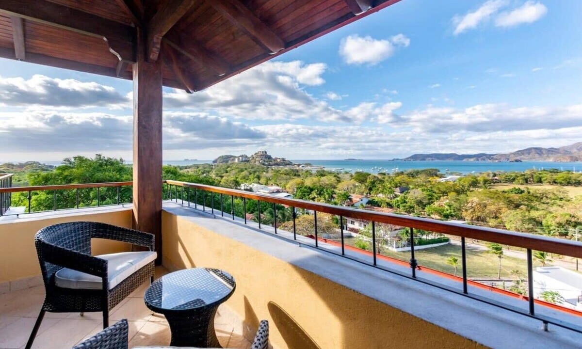 Playa Flamingo Condo | Chic Cliffside Condo w/Two Balconies Offering Spectacular Ocean & Mountain Views