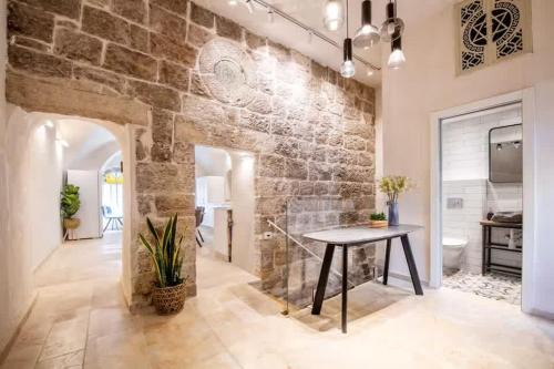 Nachlaot House | City Center Luxury