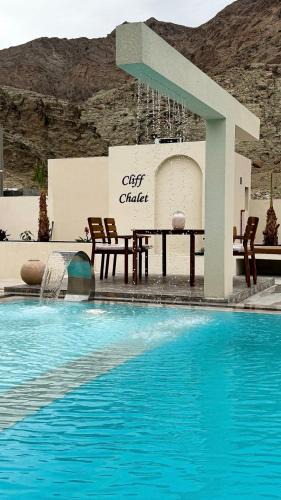 Oman Ski Chalet | Cliff Chalet-Amrat