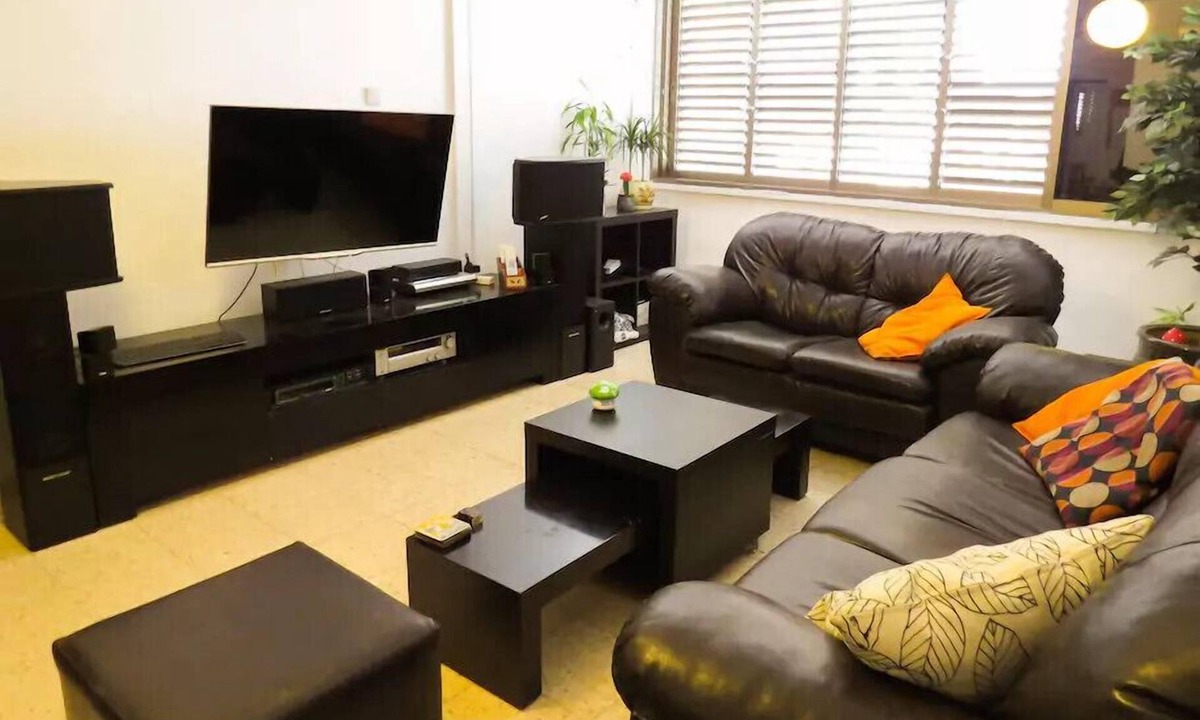 Herzliya Apartment | Comfy Living in Central Herzliya