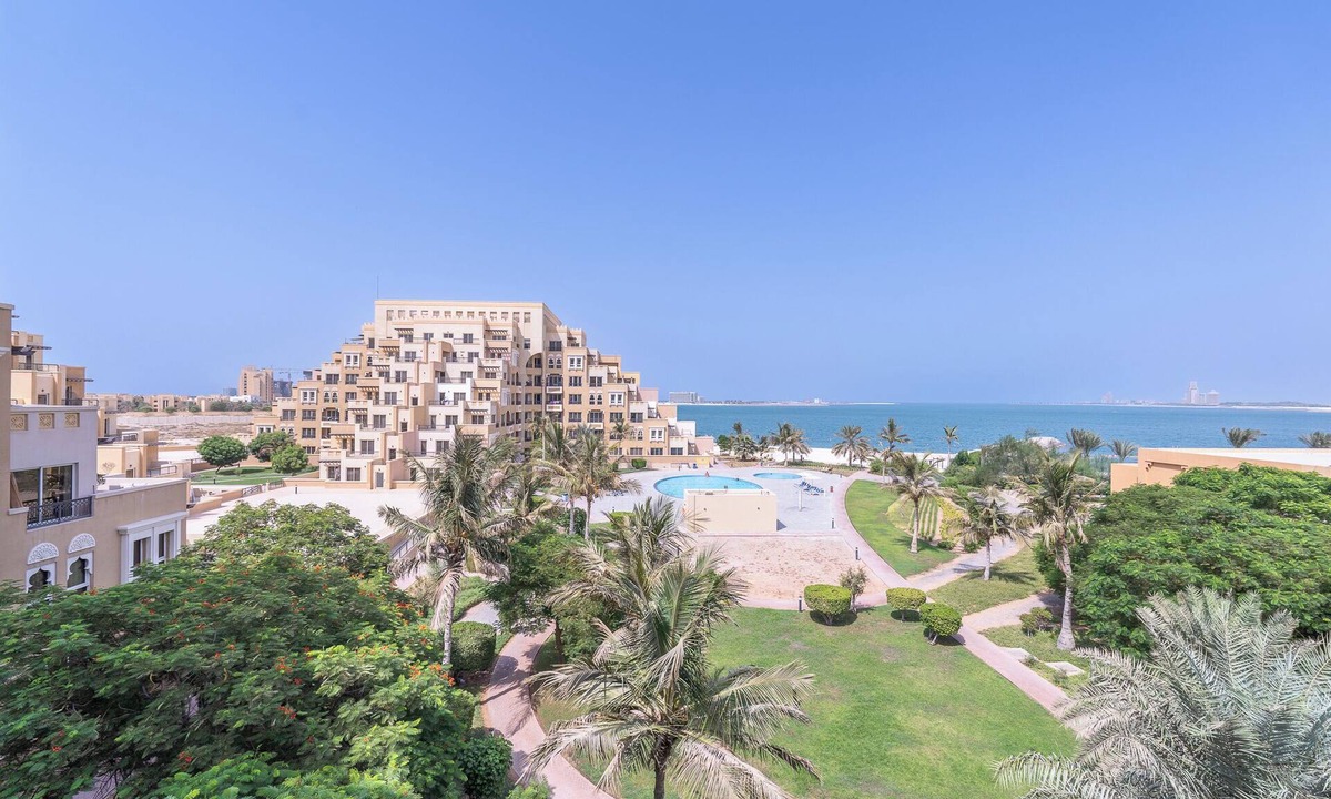 Bab Al Bahr Apartment | Contemporary Living by The Sea 2BD New Listing