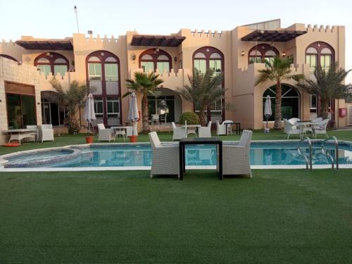 Rumailah Hotel | Corniche Palace Hotel