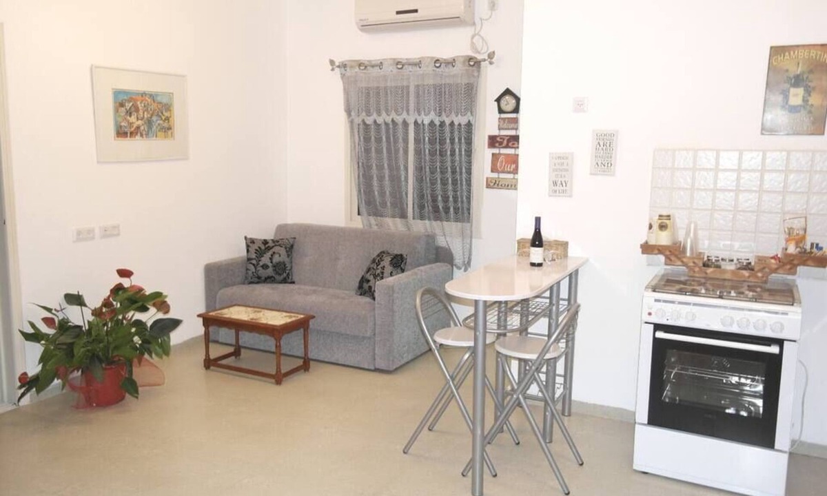 Rehovot Apartment | Cozy 1-bedroom apartment with WiFi, AC in welcoming Rehovot