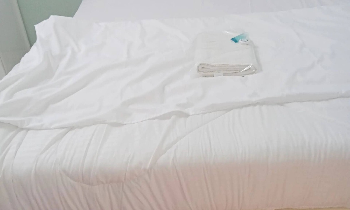 Al Hamra Bed & Breakfast | Cozy 1-bedroom bed & breakfast in serene Wilayat Al Hamra with AC