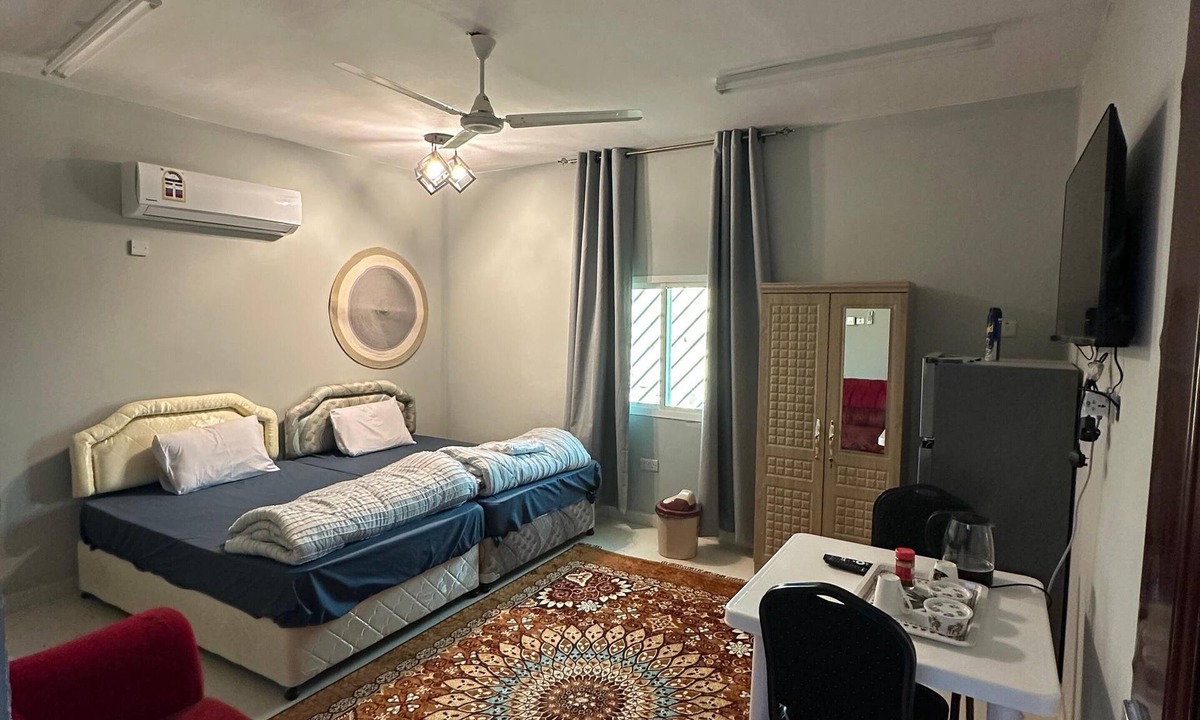 Al Hamra Bed & Breakfast | Cozy 1-bedroom bed & breakfast in perfect Wilayat Al Hamra with AC