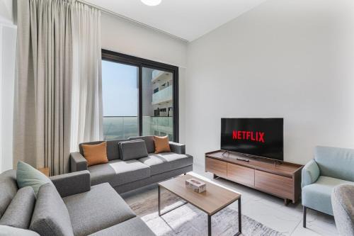 Jebel Ali Apartment | Cozy 1BR Apartment, 20 Min to Jebel Ali Beach