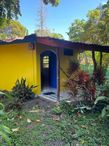 Cahuita Apartment | Cozy cabin by the sea