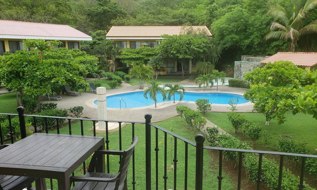 El Ocotal Condo | Cozy Vibe, newly renovated 2 BDR condo - 5 minutes to the beach!
