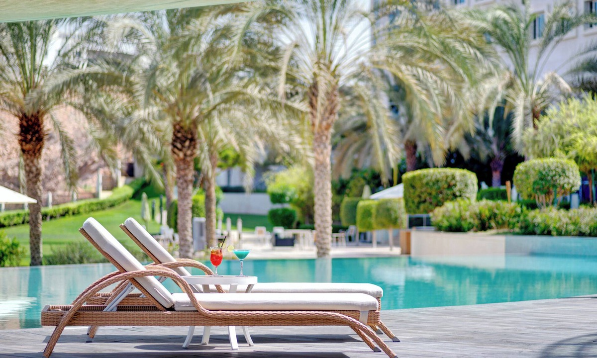 Muscat Hotel | Crowne Plaza Muscat OCEC by IHG