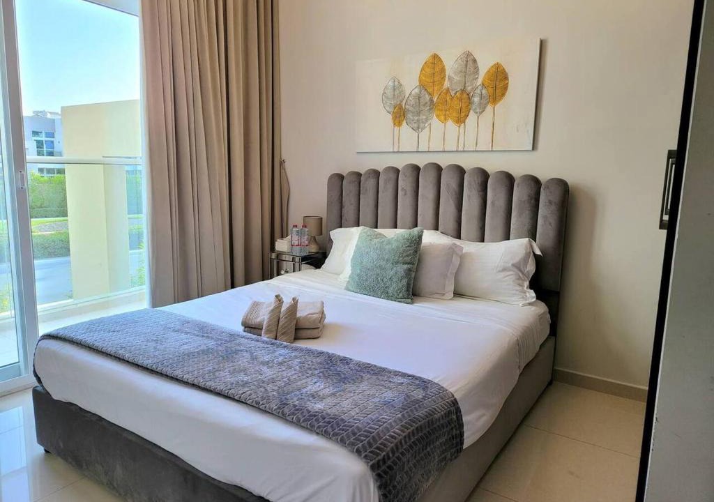 Dubai Villa | Damac Hills 2 Villa Pool Front + Waterpark Access