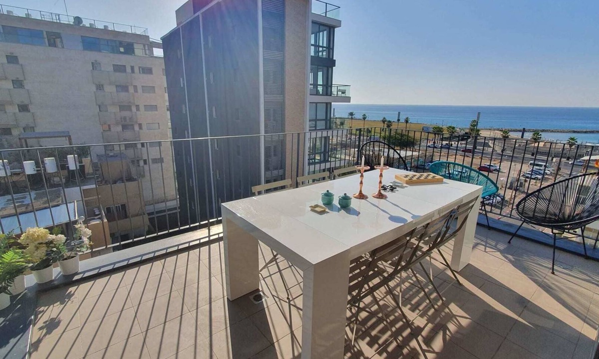 Kerem HaTeimanim Apartment | Daniel Ivoire - Three Bedroom Apartment, Sleeps 6